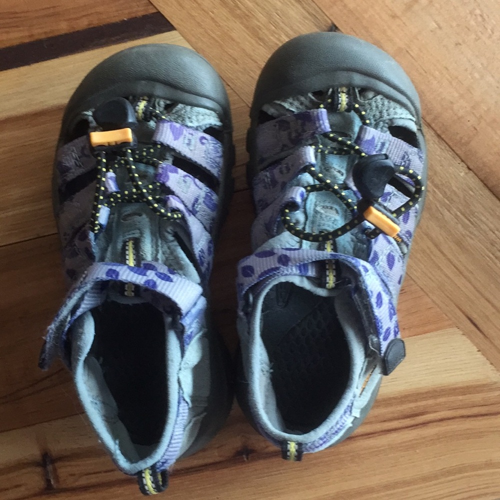 Little girls purple Keens.